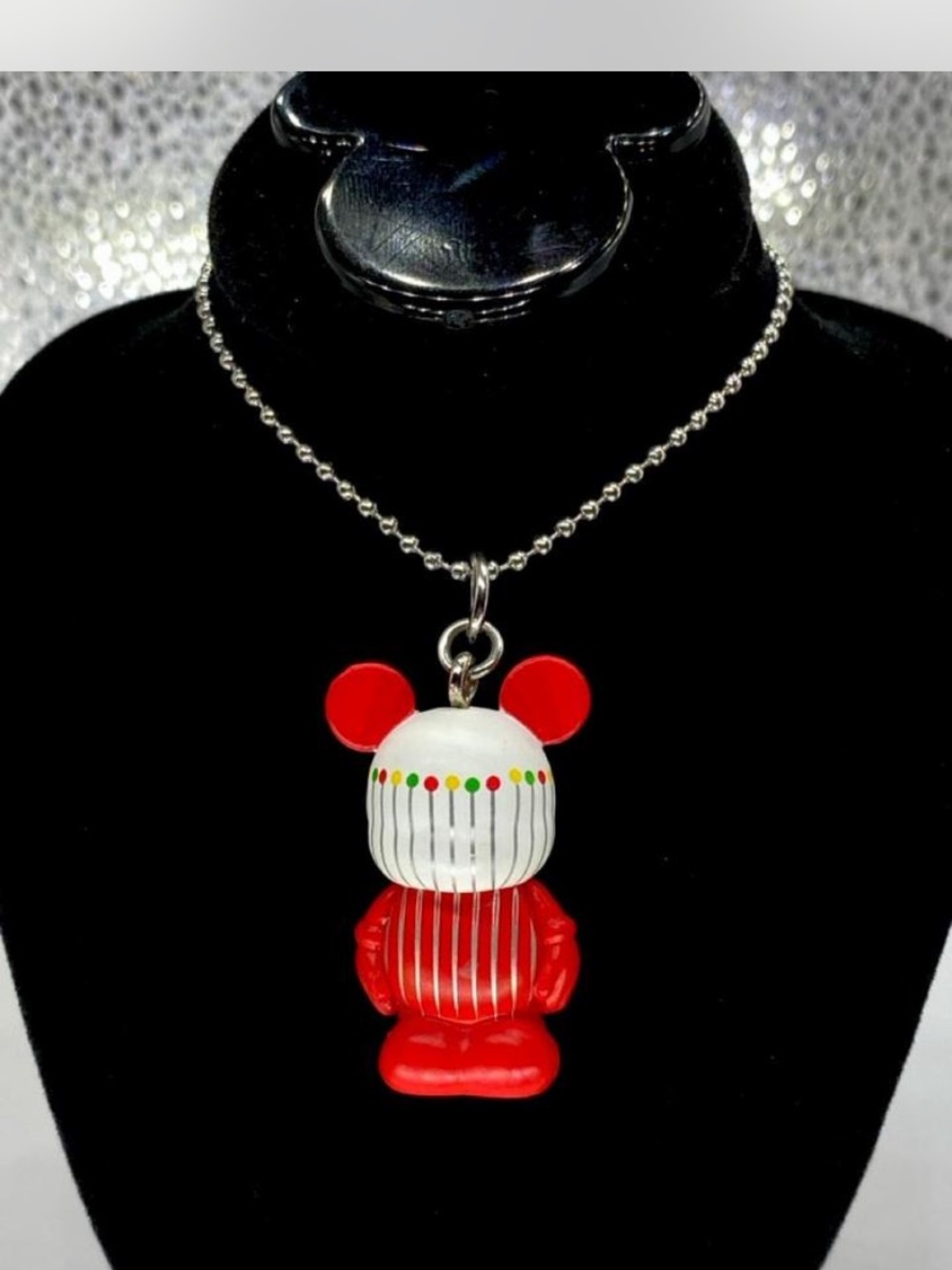 Disney *^* 3d x 1 1/2” Birthday cake “ Mickey“ Pendant Necklace *^* Collectors *